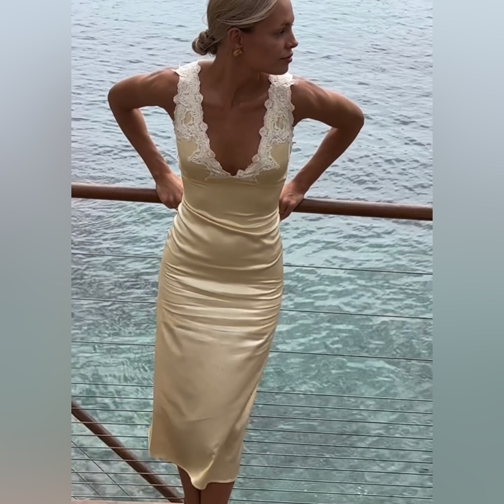 Yellow The Label Roxie Midi Dress (NWT) XS (sold out on website) *SOLD*